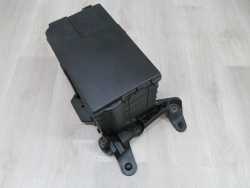 VW TOURAN I 03- PODSTAWA OBUDOWA AKUMULATORA 1K0915333B