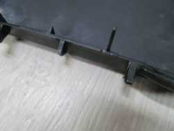 VW TOURAN I 03- PODSTAWA OBUDOWA AKUMULATORA 1K0915333B