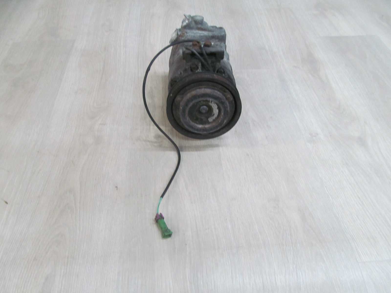VW AUDI 1.9 SPREZARKA KLIMATYZACJI 8D0260808 447220-8180