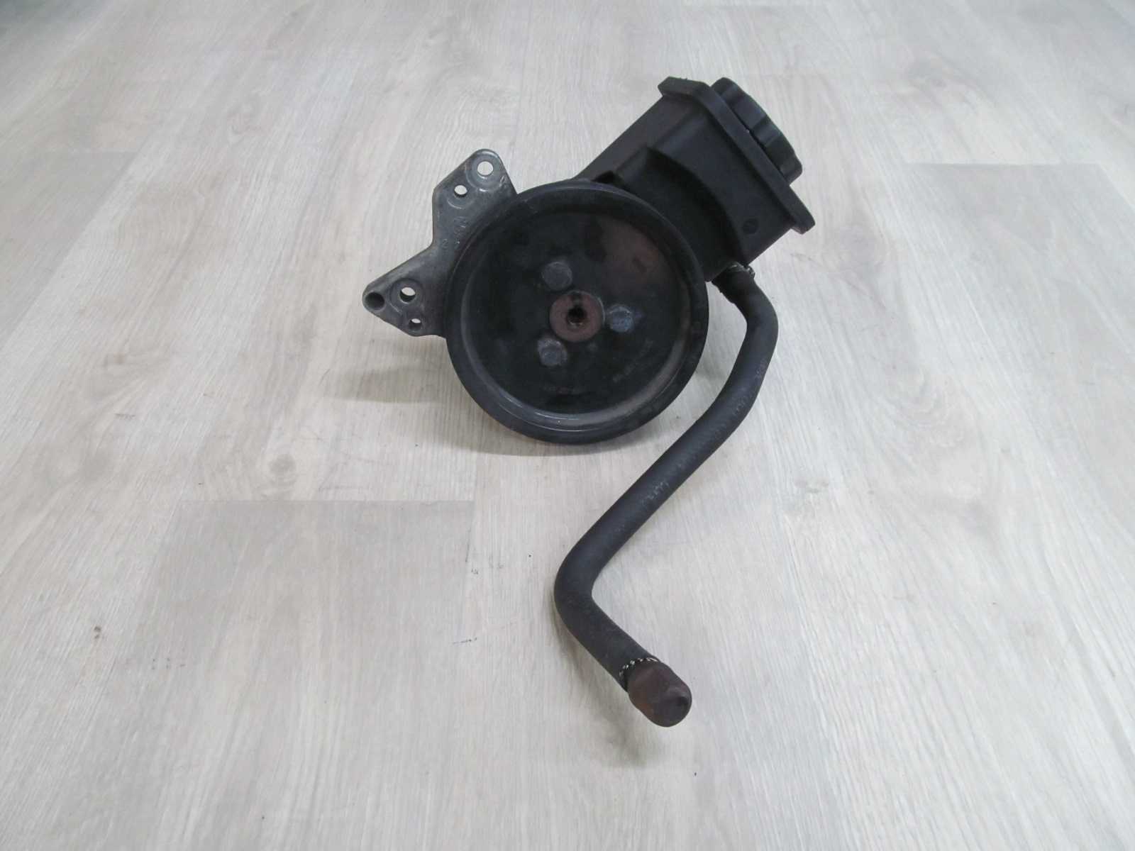 BMW E46 2.0D 150KM POMPA WSPOMAGANIA 6756575 01-07