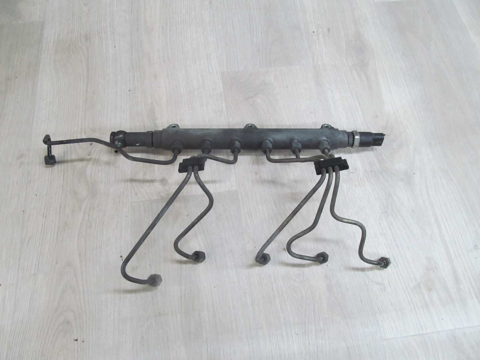 VOLVO S60 V70 XC 2.4 D5 LISTWA WTRYSKOWA CZUJNIK 0281002527 0445215010