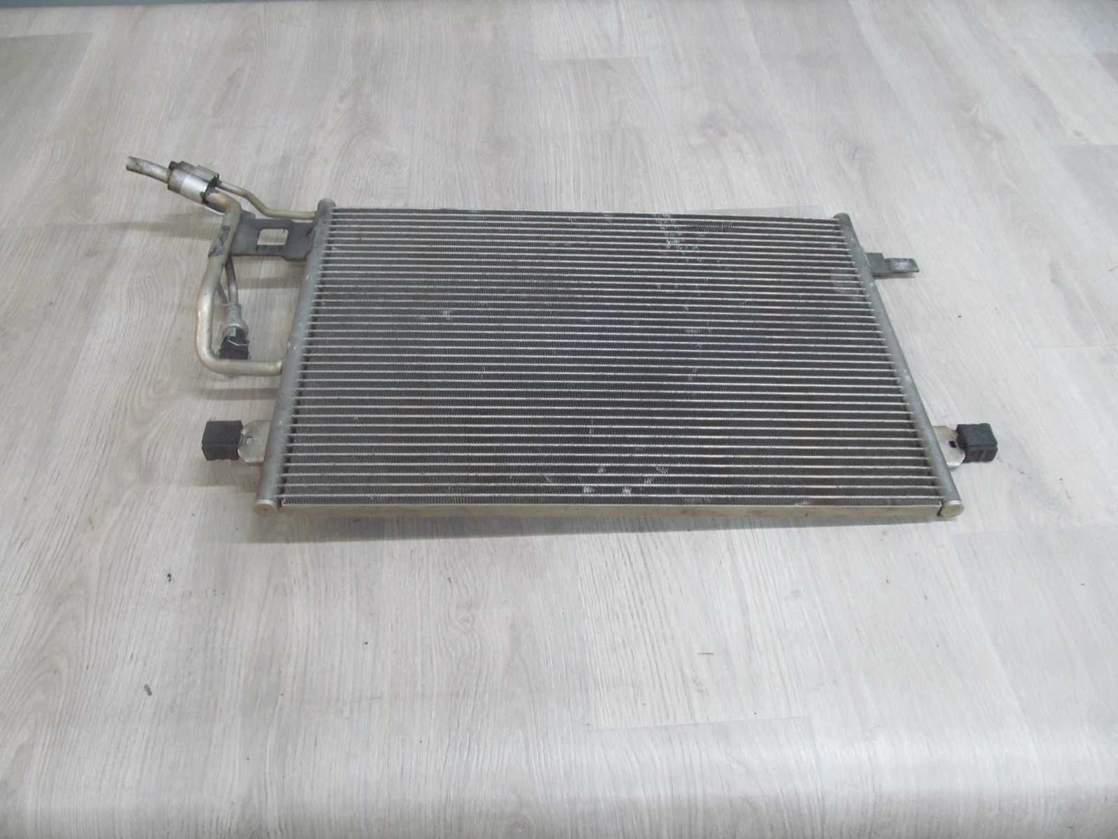 VW PASSAT B5 LIFT FL CHLODNICA KLIMATYZACJI SKRAPLACZ 00-05