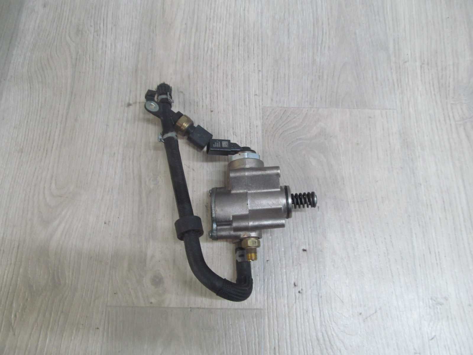 VW AUDI 1.6 FSI POMPA PALIWOWA PALIWA 03C025R WYSOKIEGOCISNIENIA