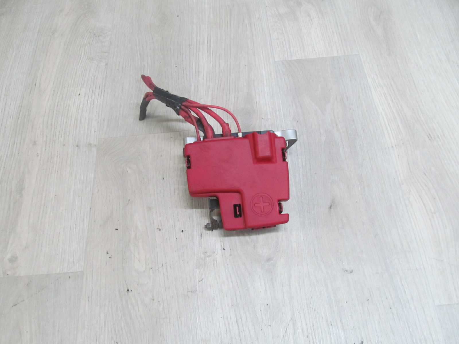 MASTER II MOVANO KLEMA PLUSOWA MOSTEK OSLONA 8200463743 03-10