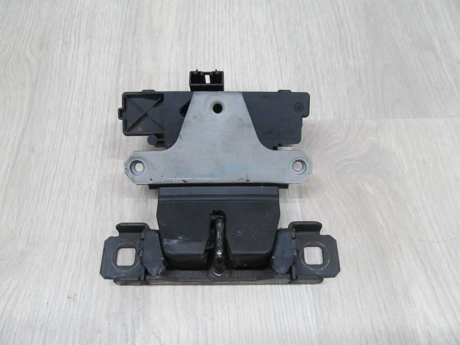 FORD FOCUS II MK2 HB ZAMEK RYGIEL KLAPY 5 PIN 04/07