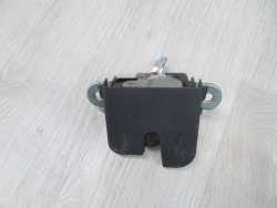 VW GOLF V PASSAT B6  03-09 ZAMEK KALPY TYL 1K6827505B