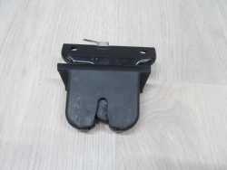 AUDI A3  8L ZAMEK KALPY TYL 8L0827520C