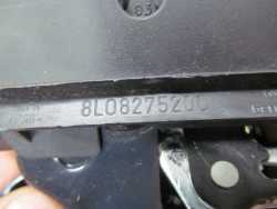 AUDI A3  8L ZAMEK KALPY TYL 8L0827520C