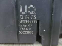 OPEL  VECTRA C SKRZYNKA BEZPIECZNIKOW 13144709 UQ 519066005