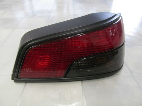 PEUGEOT 306 HB  93-97 LAMPA TYL PRAWA