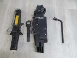 RENAULT KANGOO II III ZESTAW NARZEDZI LEWAREK PODNOSNIK UCHO 08-15