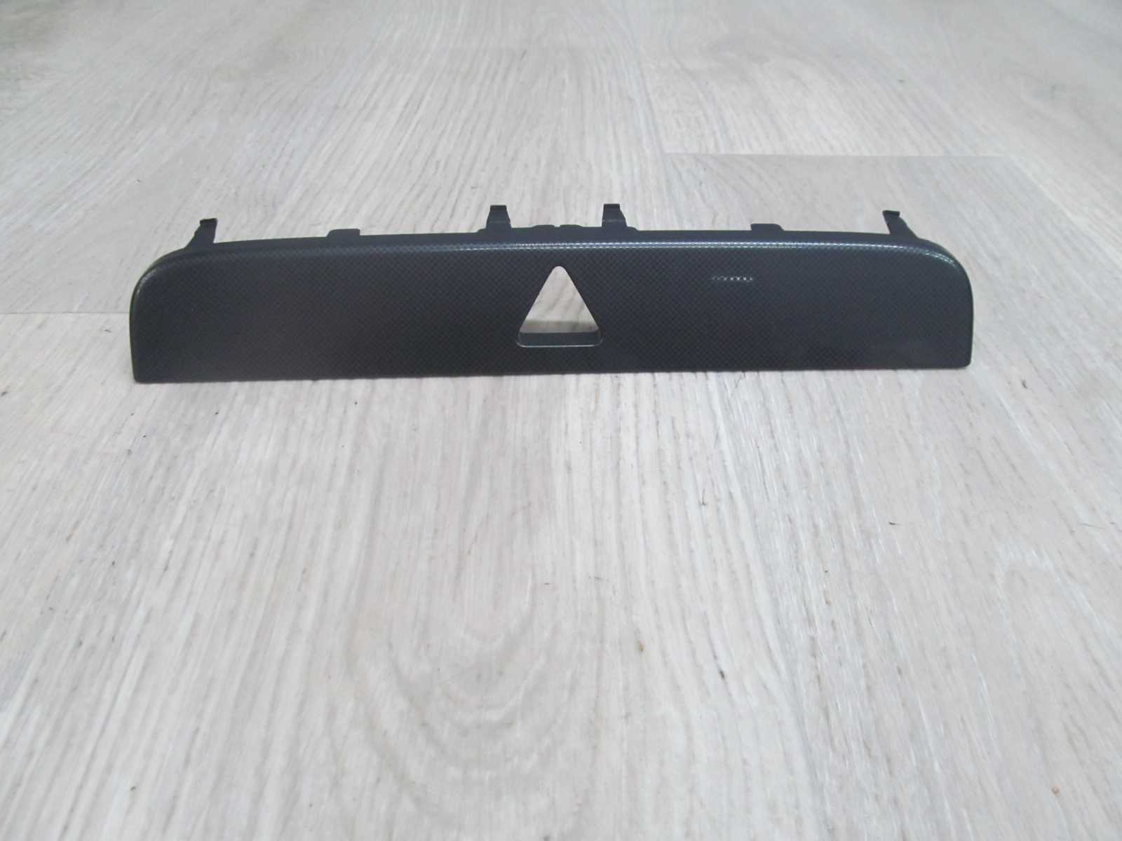 VW PASSAT B6 RAMKA OSLONA PRZELACZNIKA AWARYJNYCH 3C0858063F 05-10
