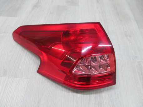 CITROEN C5 III X7 KOMBI LAMPA TYL LEWY TYLNA 08-17