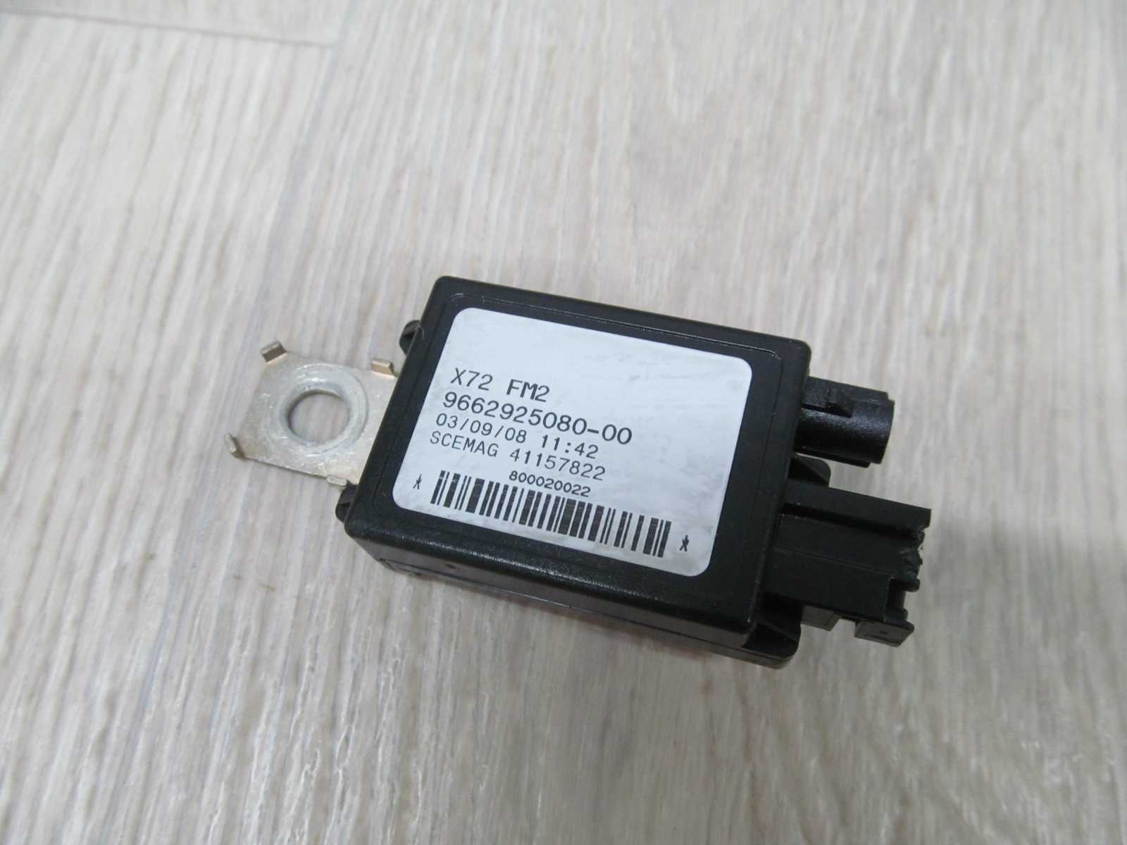 CITROEN C5 III X7 WZMACNIACZ ANTENY FM 9662925080 08-17