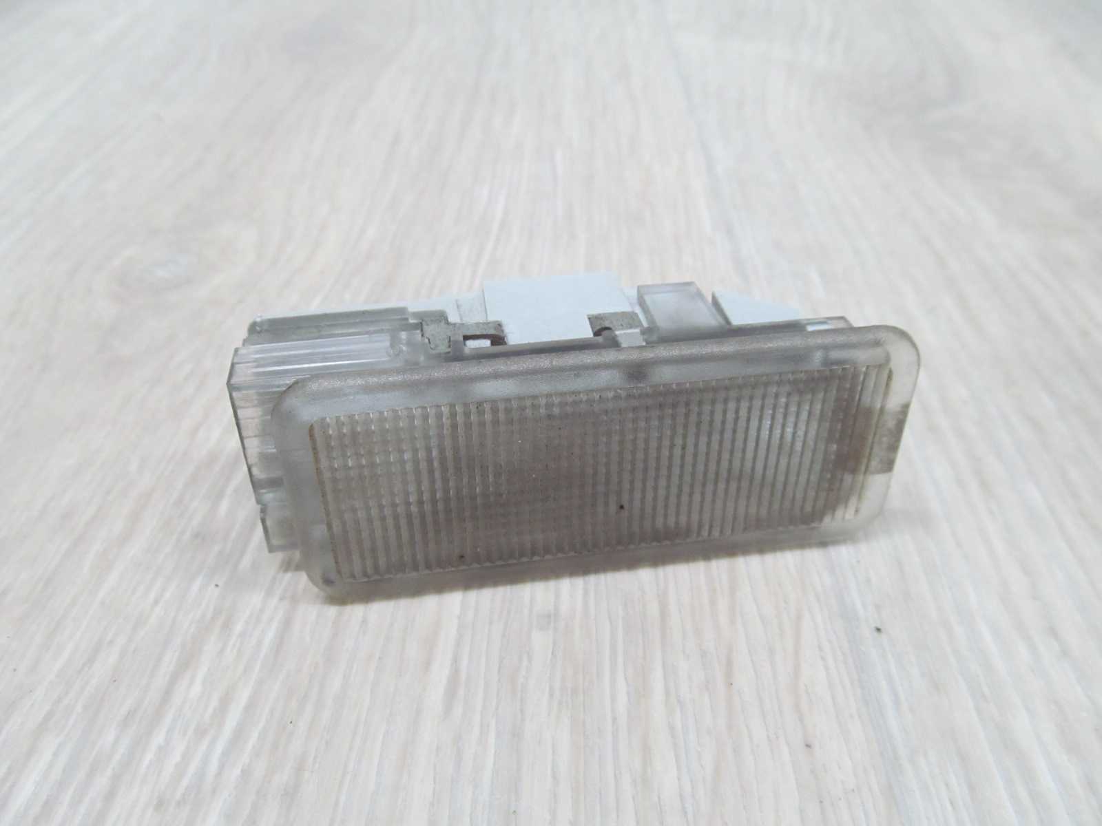 CITROEN C5 III X7 LAMPKA OSWIETLENIA KABINY SCHOWKA 08-17