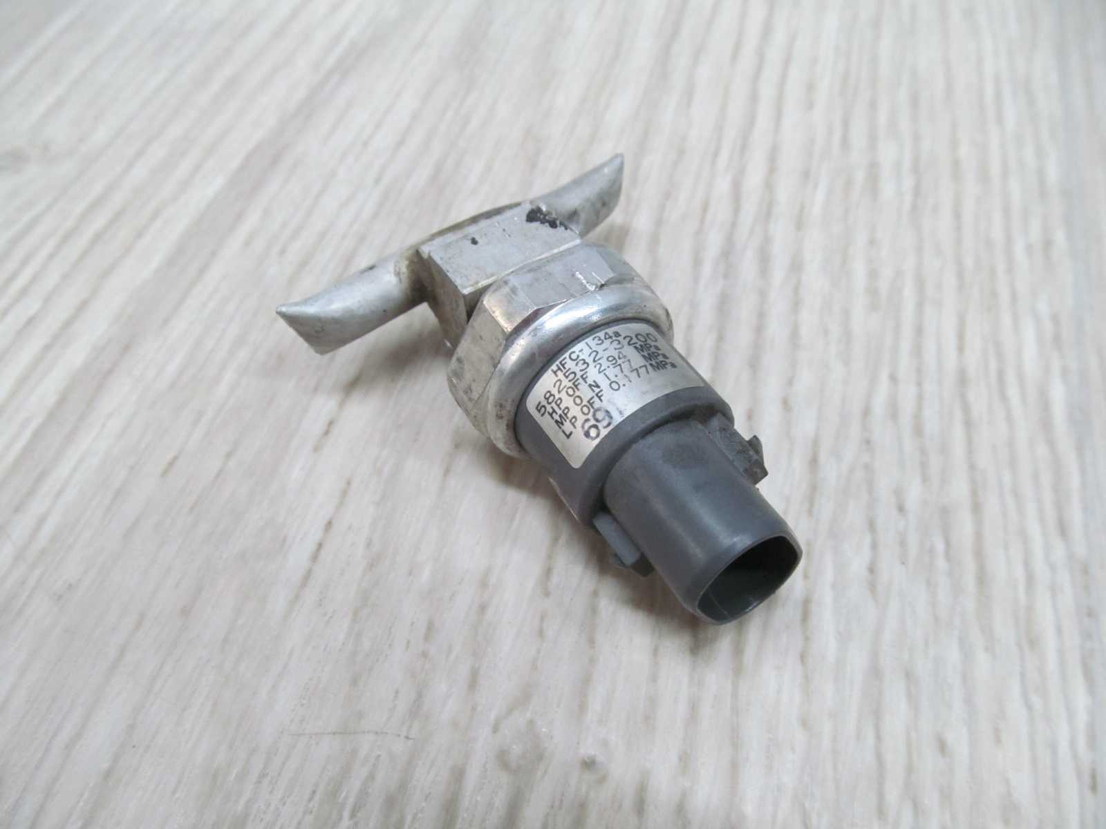 SUBARU FORESTER SG II CZUJNIK KLIMATYZACJI 582532-3200 05-08