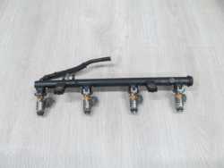 RENAULT ESPACE IV LAGUNA 2.0T LISTWA WTRYSKOWA 8200053030