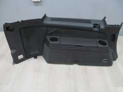 VOLVO XC90 BOCZEK TAPICERKA BAGAZNIKA TYL LEWY 39985972 02-14