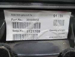 VOLVO XC90 BOCZEK TAPICERKA BAGAZNIKA TYL LEWY 39985972 02-14
