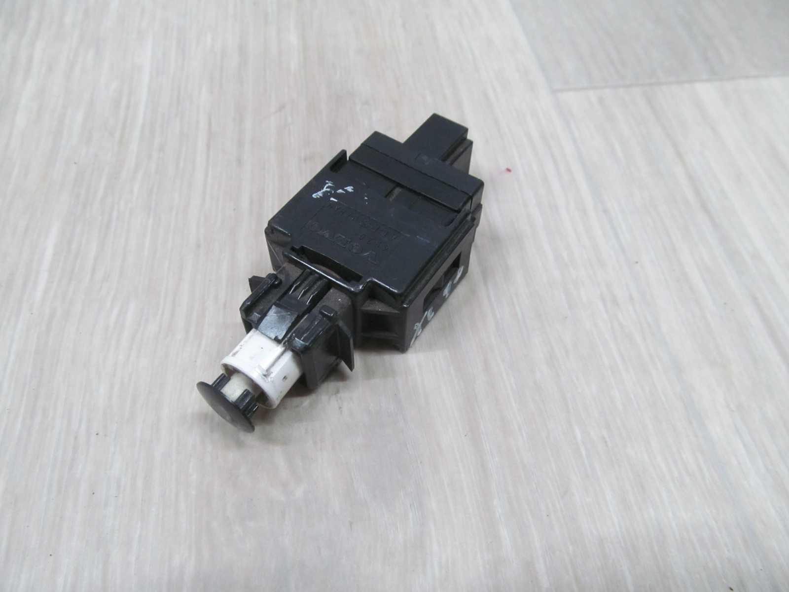 VOLVO XC90 CZUJNIK HAMULCA SWIATEL STOP 8622064 02-14