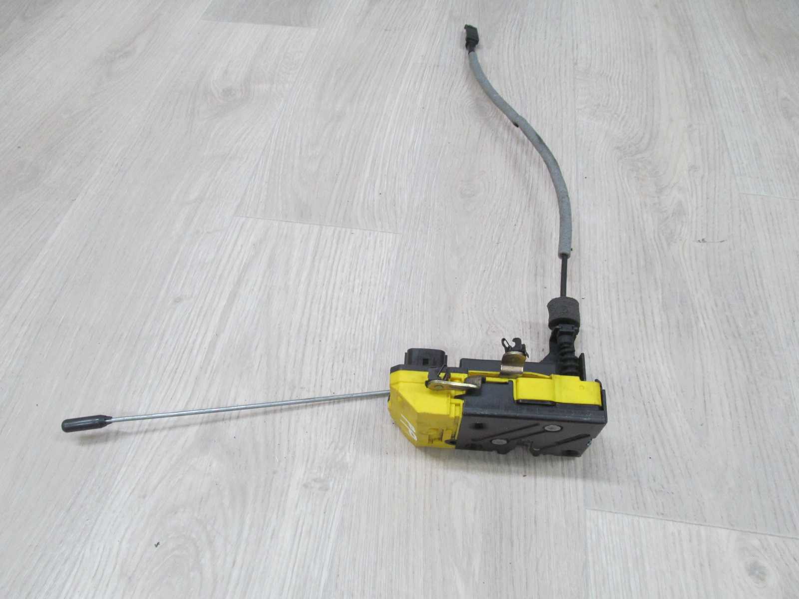 VOLVO S80 V70 XC90 ZAMEK DRZWI PRAWY PRZOD 02-14