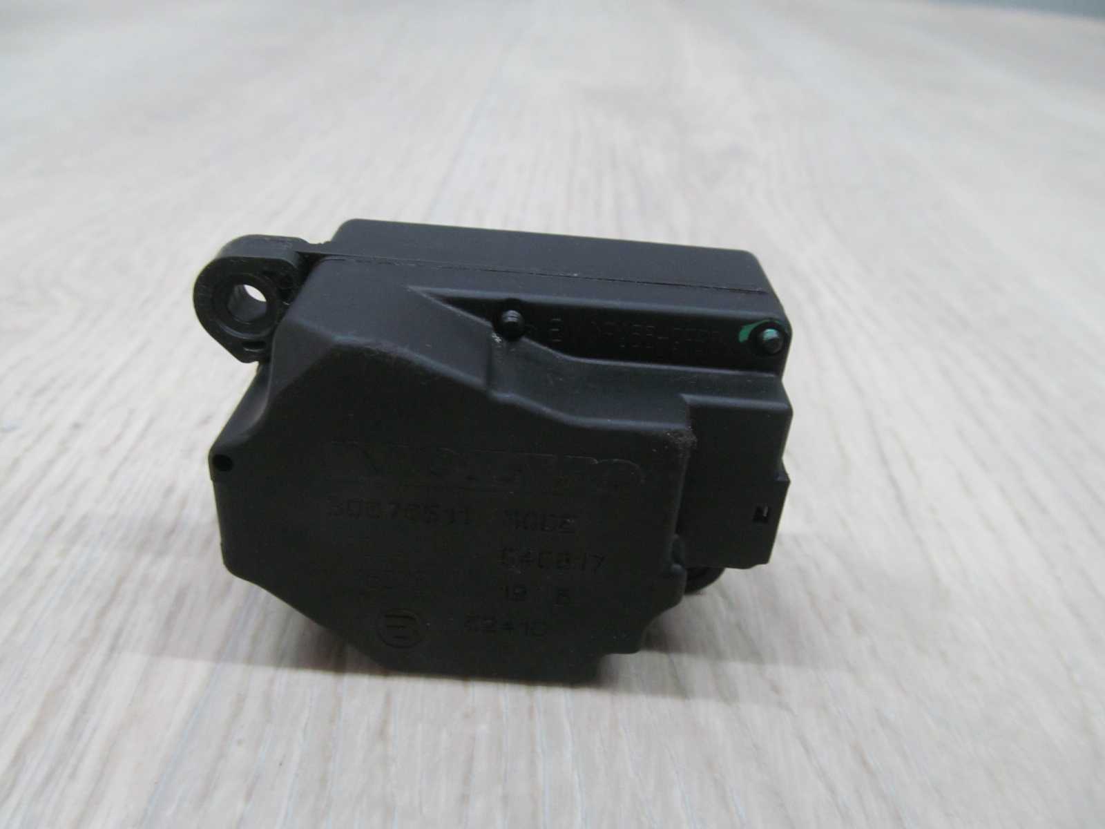 VOLVO XC90 SILNICZEK STEROWANIA NAGRZEWNIKCY 30676510 02-14