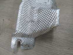 VOLVO XC90 2.9 T6 OSLONA TERMICZNA KOLEKTORA 31104664 02-14