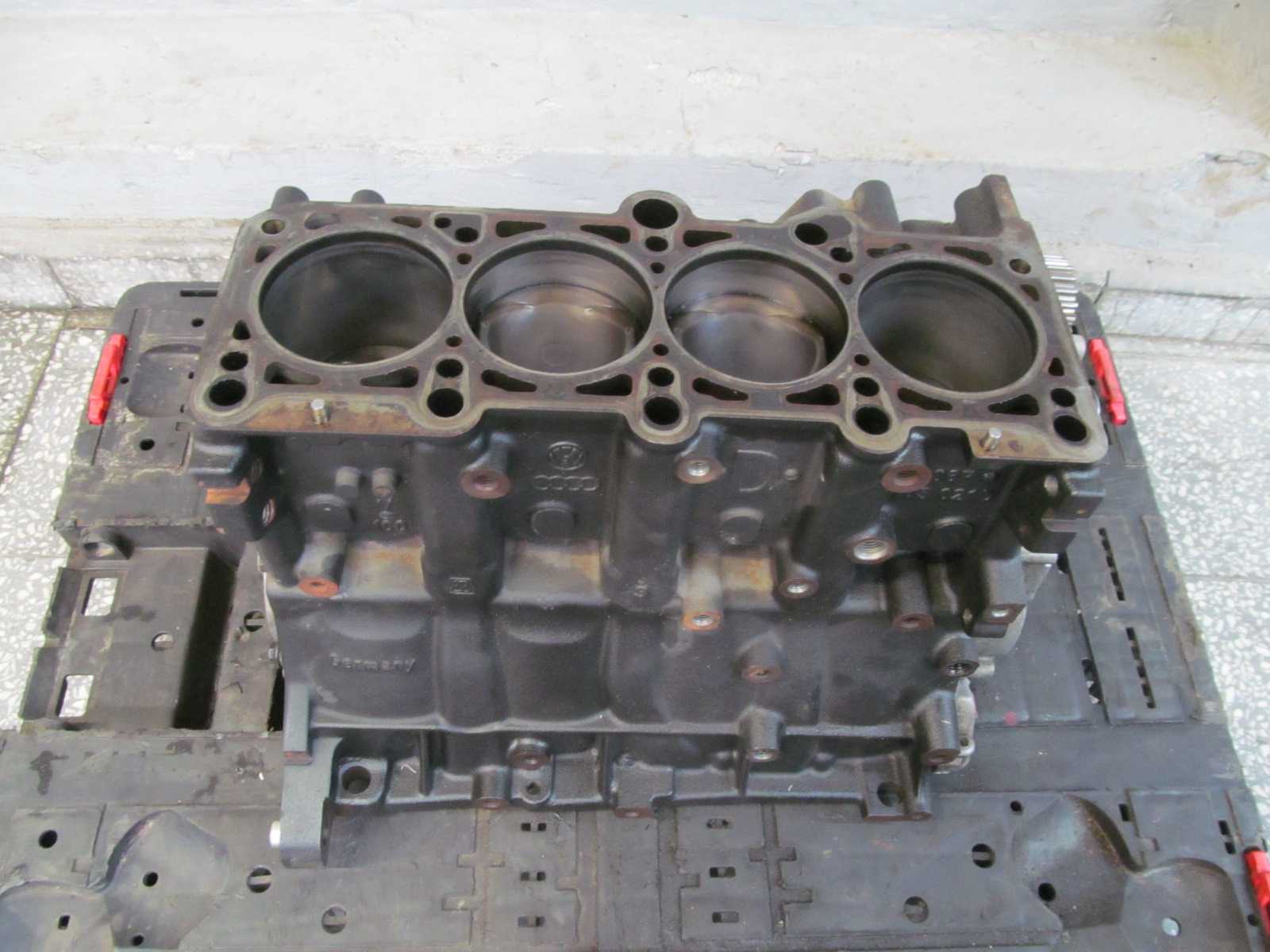 VW AUDI SKODA SEAT 2.0 TFSI SILNIK BLOK WAL TLOKI AXX