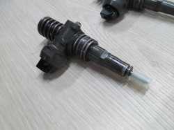 VW AUDI 1.9TDI WTRYSK POMPOWTRYSK 038130073BA 0414720216