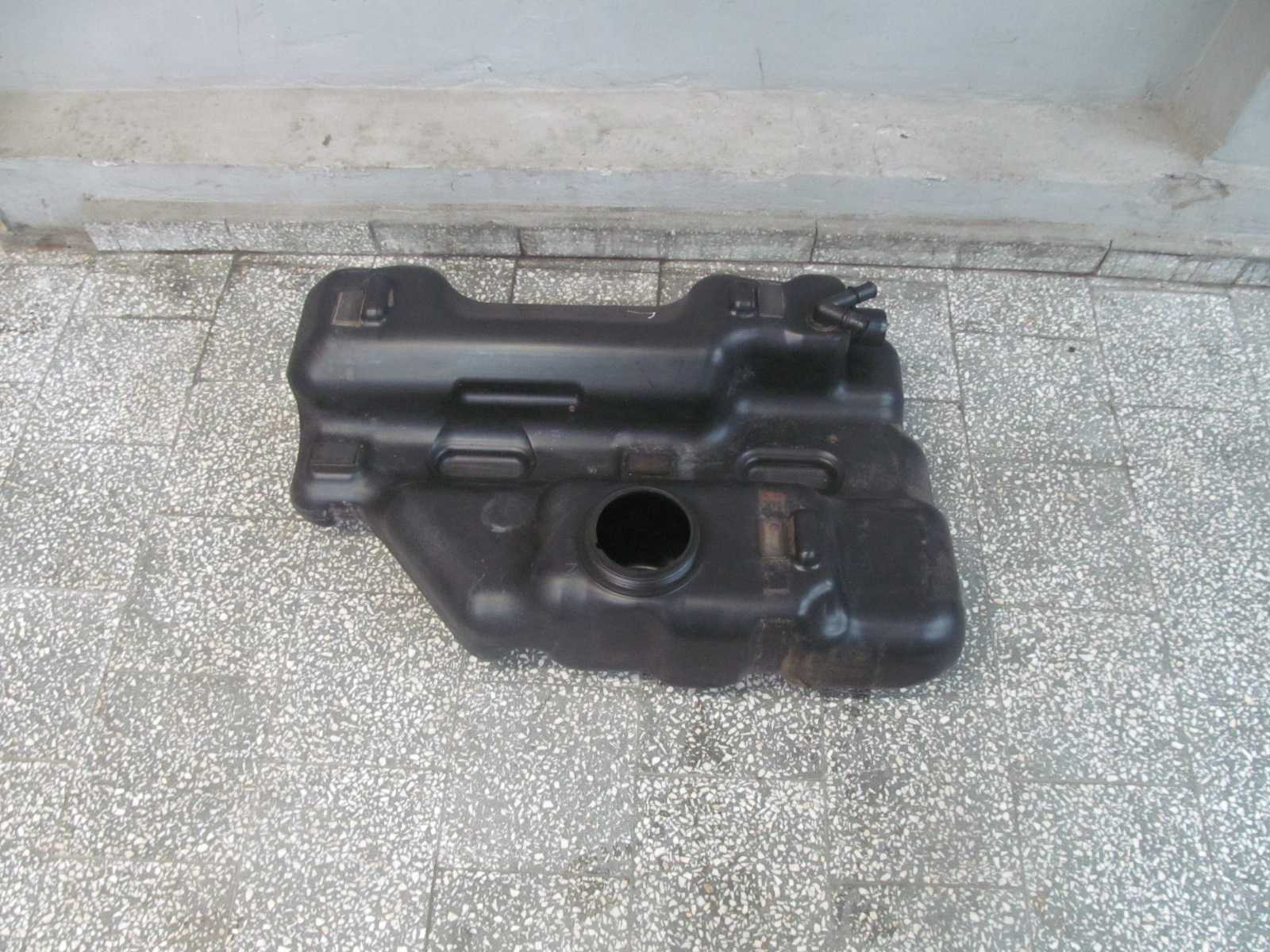 IVECO DAILY IV LIFT 11-14 ZBIORNIK BAK PALIWA 70L 504135946 LEWY