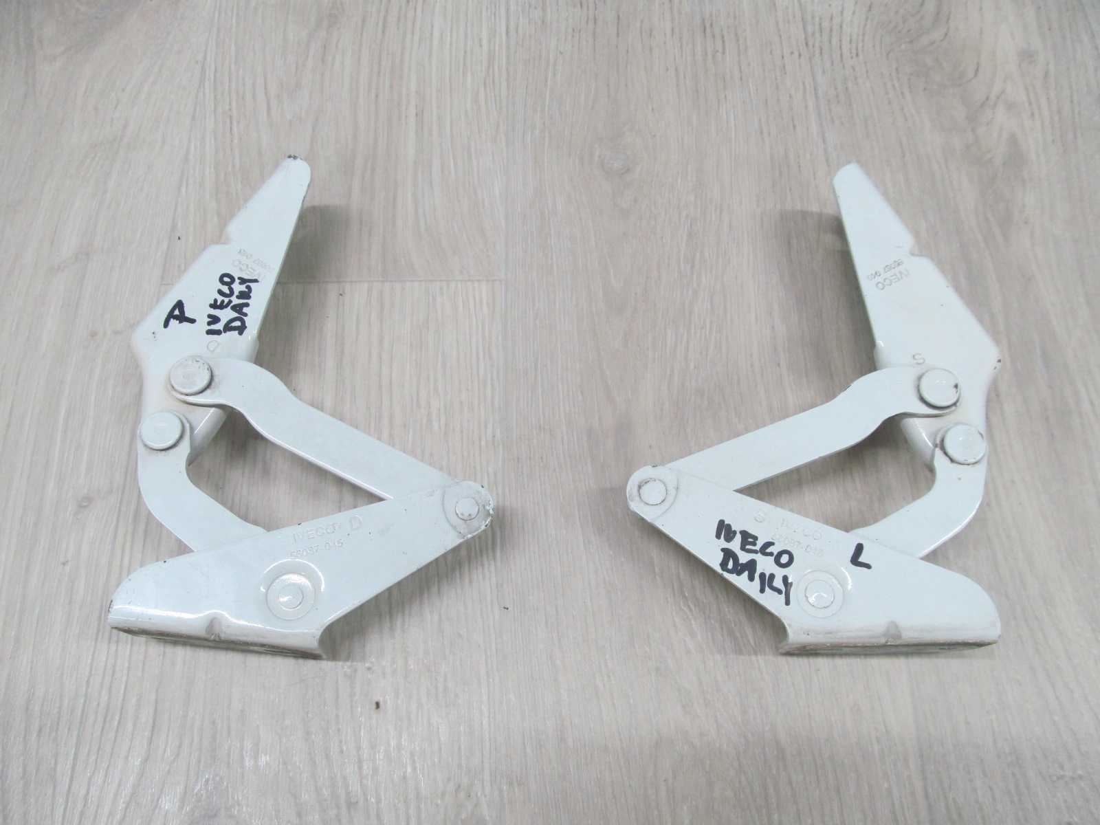 IVECO DAILY IV LIFT 06-14 ZAWIAS MASKI PRAWY BIALY 56087045