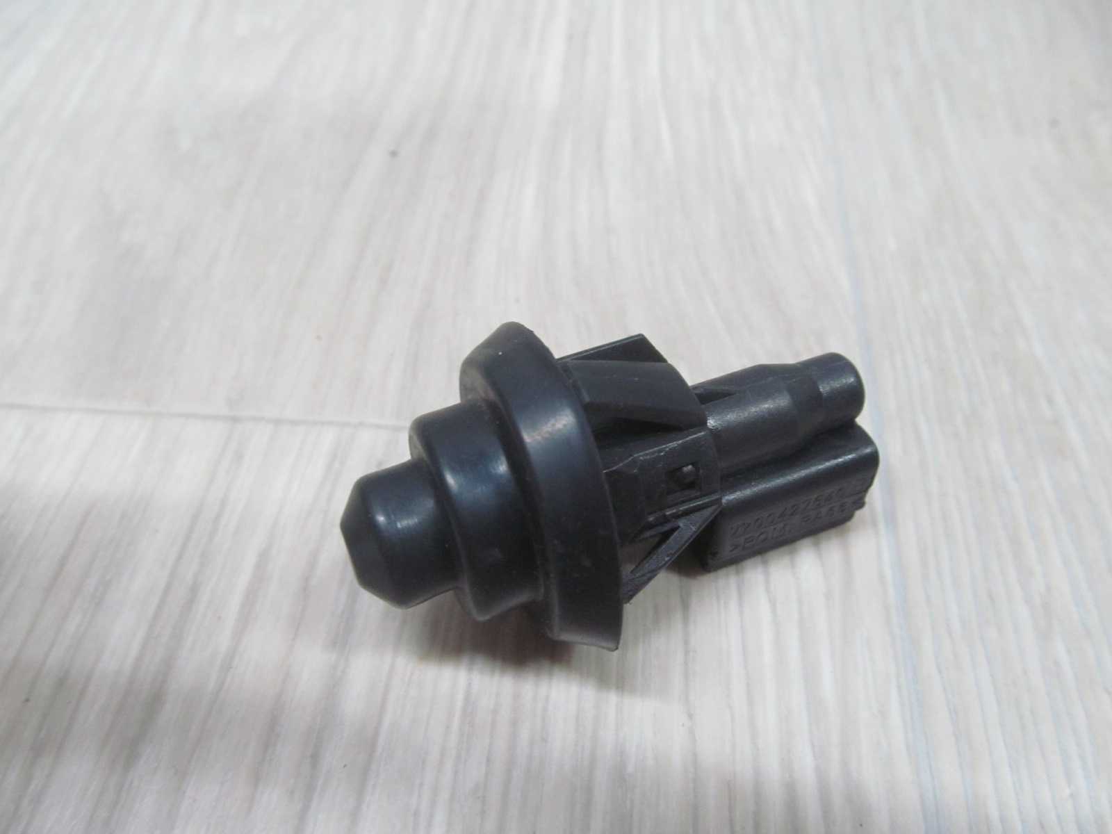 IVECO DAILY IV 06-14 CZUJNIK KRANCOWKA OTWARCIA DRZWI 7700427640B