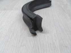 CITROEN C5 III X7 USZCZELKA PODSZYBIA MASKI PRAWA 9684029880 08-17