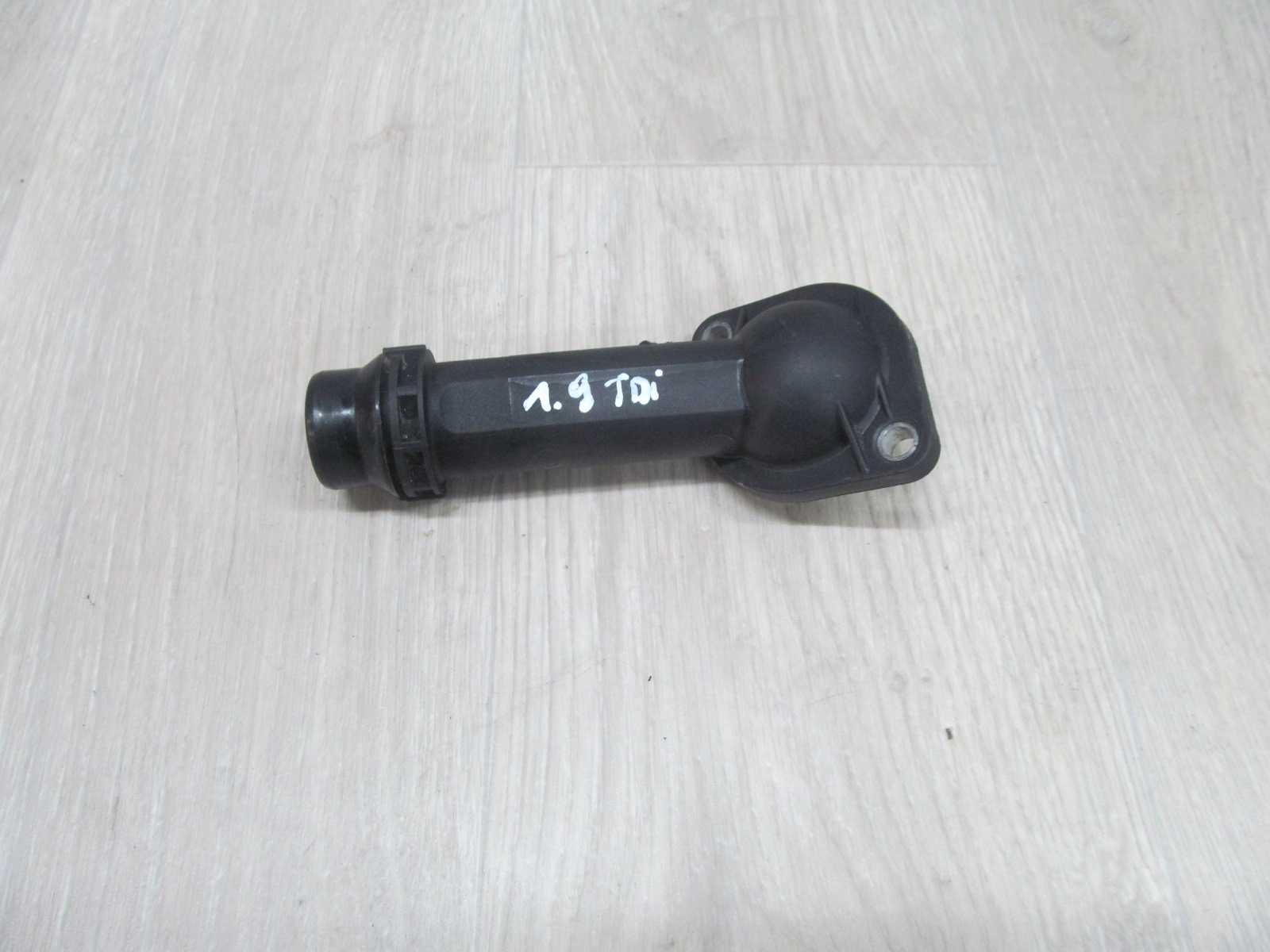 VW PASSAT AUDI A4 1.9 TDI 2.0 TDI BGW KROCIEC OBUDOWA TERMOSTATU 038121121B 06B121121