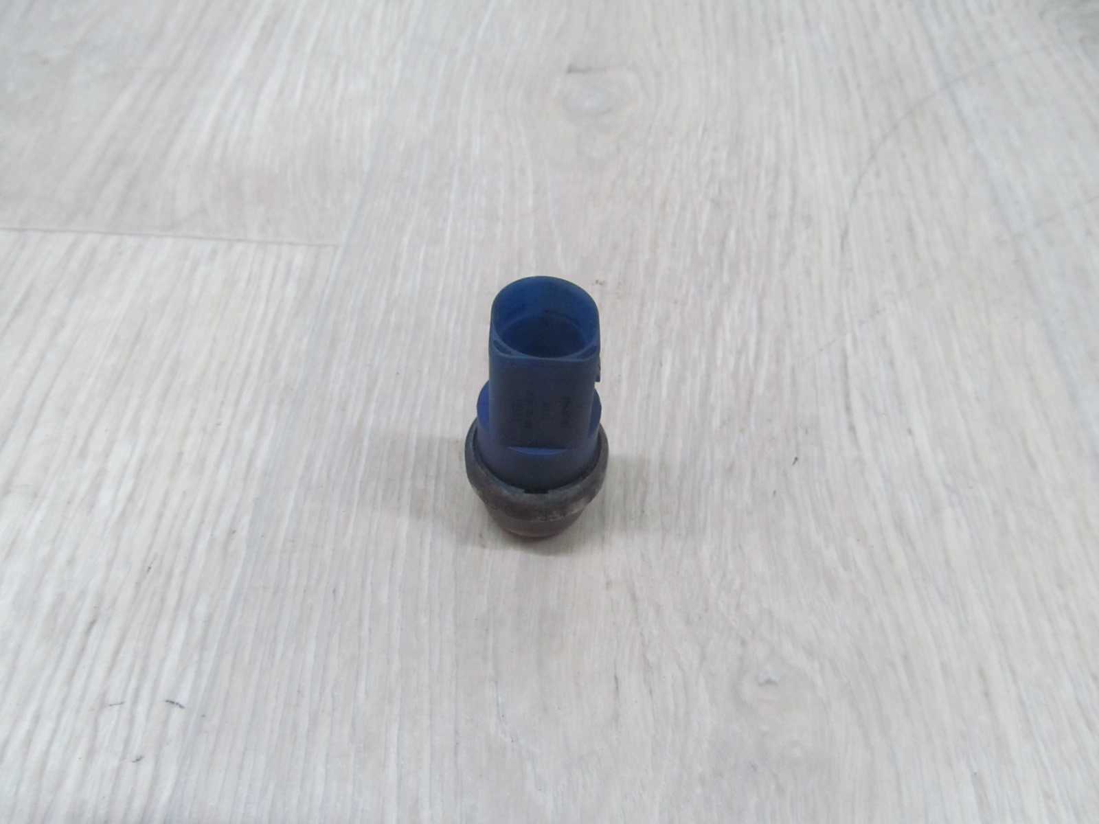 VW AUDI SEAT 2.0 TDI CZUJNIK TEMPERATURY PLYNU CHLODNICY 8D0959481B