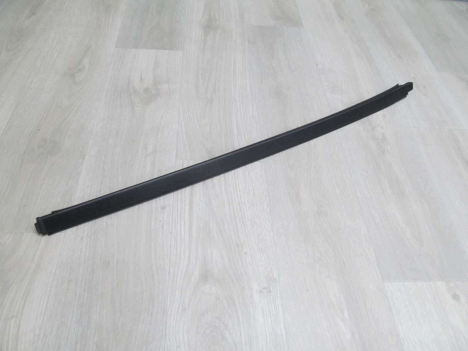 HYUNDAI ILOAD H1 I800 LISTWA ZGARNIAJACA USZCZELKA SZYBY CZOLOWEJ 86132-4H000 07-17