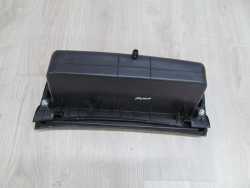 HYUNDAI ILOAD H1 I800 SCHOWEK PASAZERA DESKI KONSOLI UK 84748-4H901 07-17
