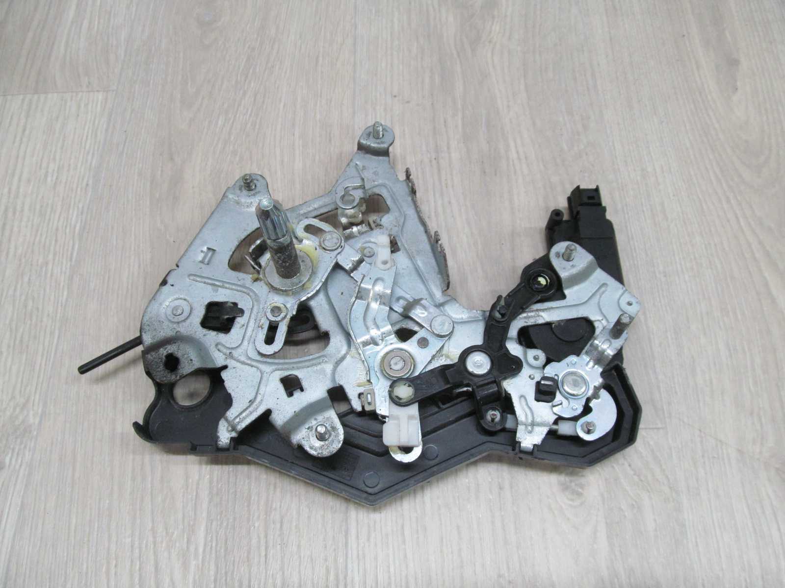 HYUNDAI H1 H300 I800 ZAMEK SILOWNIK DRZWI BOK PRZESUWNYCH LEWY 07-14