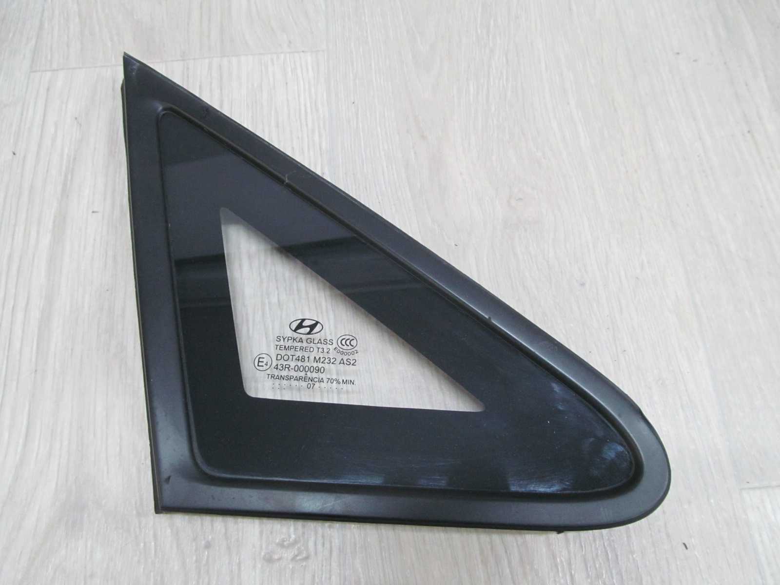 HYUNDAI H1 H300 I800 SZYBA KAROSERYJNA BOCZNA PRAWA M232AS2 07-14