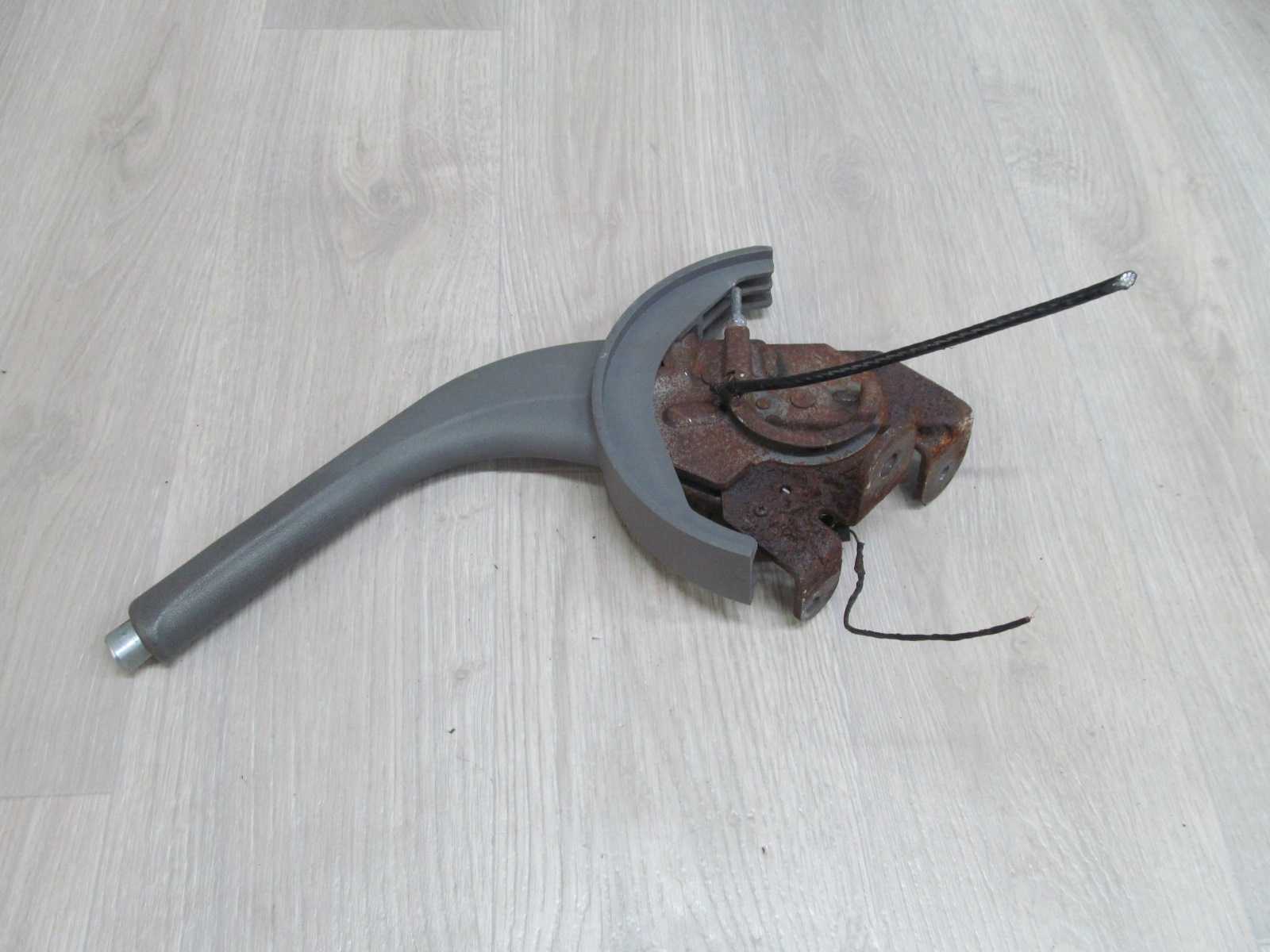 HYUNDAI ILOAD H1 H300 I800 DZWIGNIA HAMULEC RECZNY 07-17