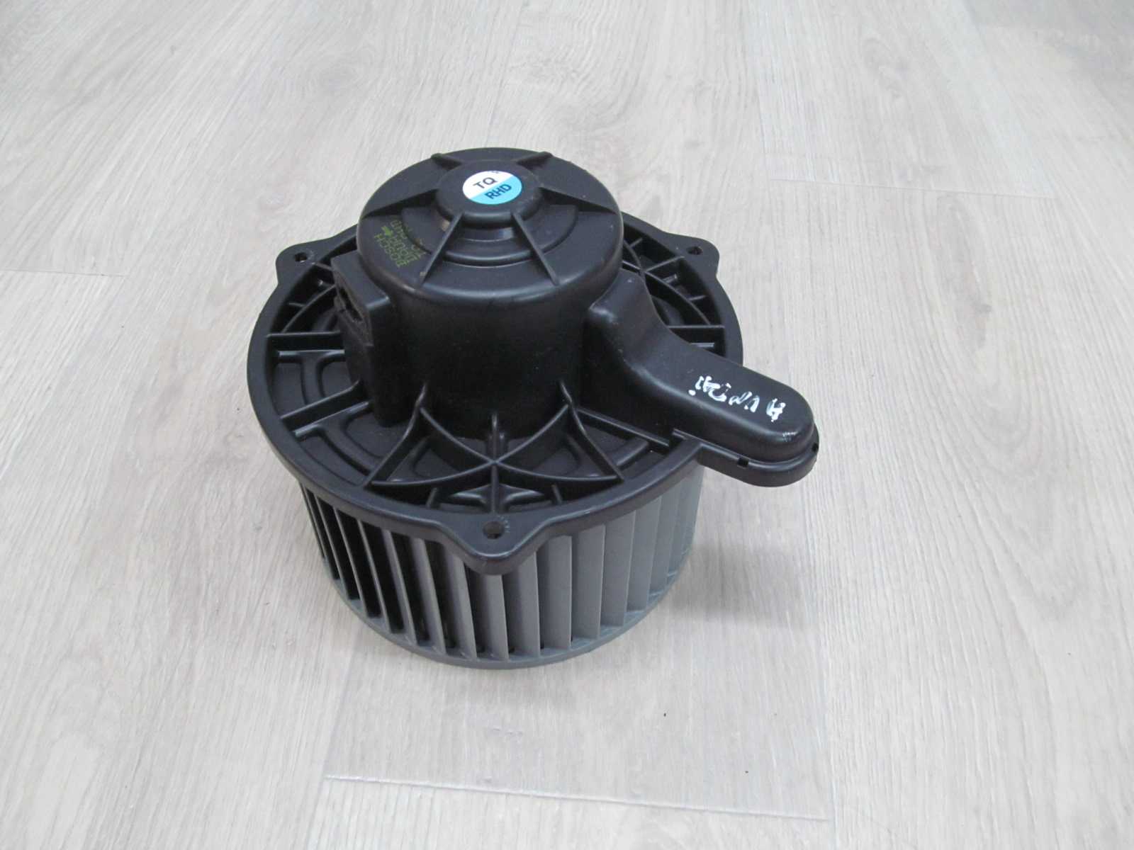 HYUNDAI H1 H300 I800 WENTYLATOR DMUCHAWA NAWIEWU F00S33F011 07-17