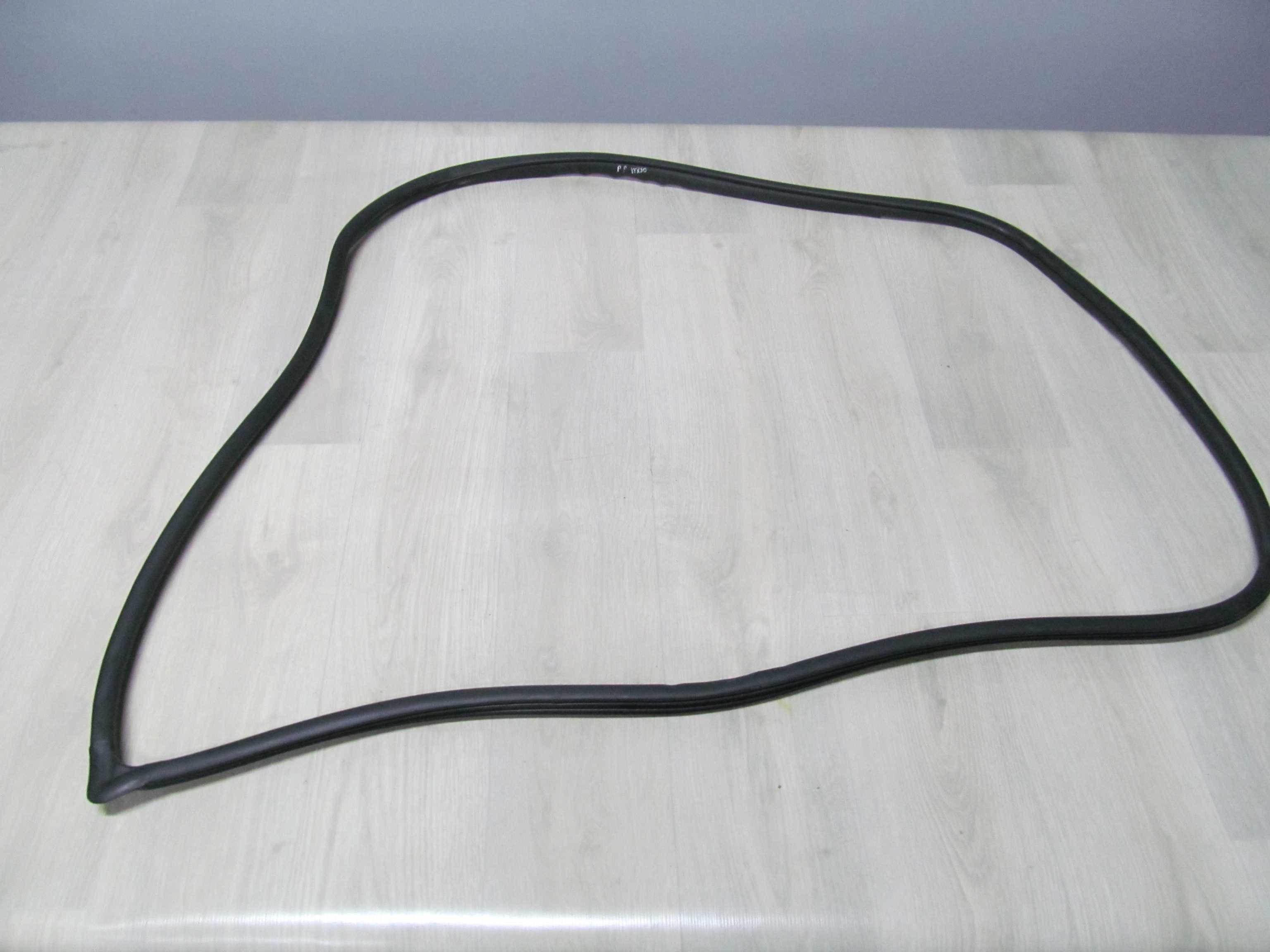 TOYOTA COROLLA VERSO USZCZELKA DRZWI P P 01-04