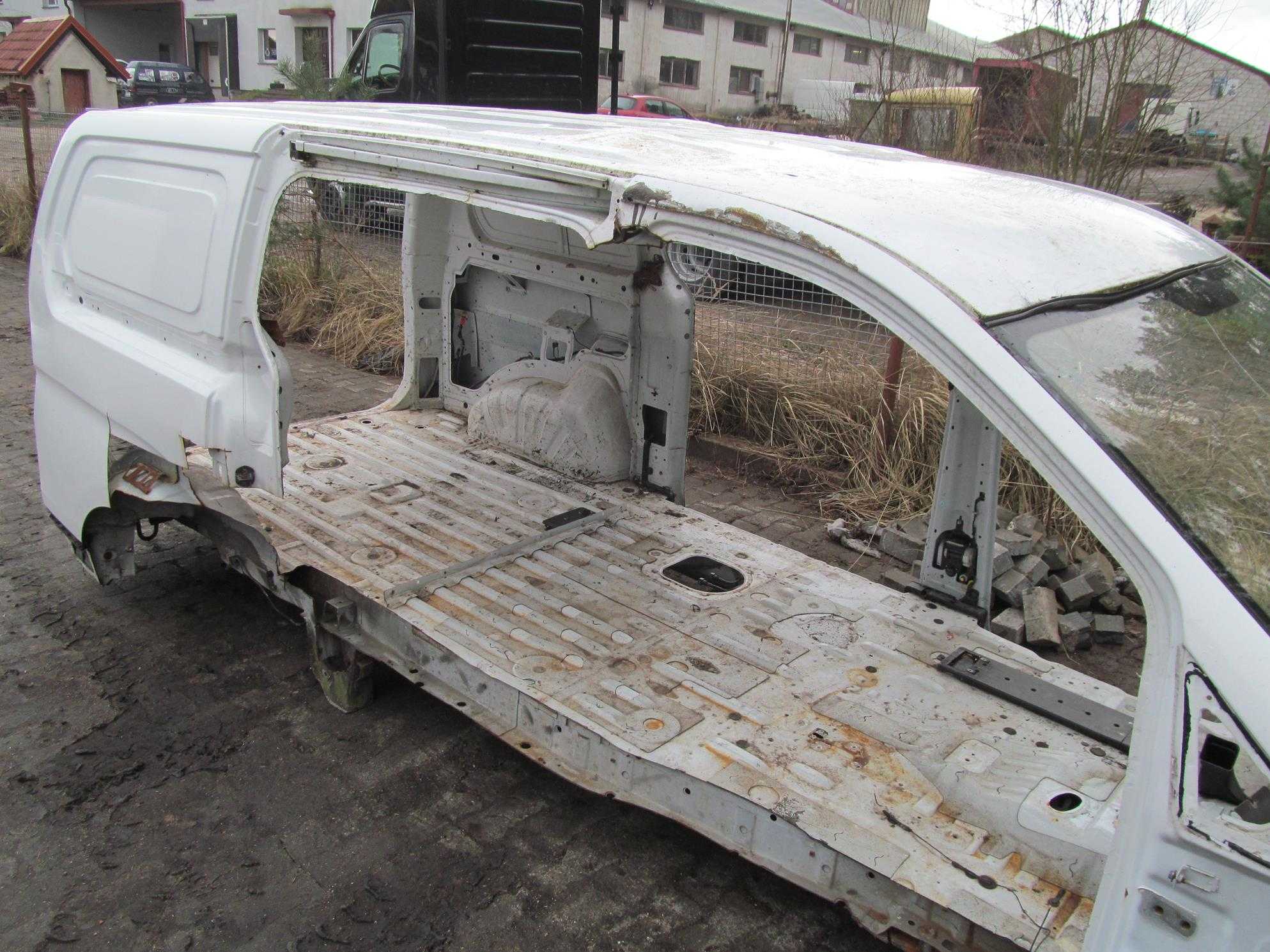 HYUNDAI H1 H300 I800 DLUGI CWIARTKA BLOTNIK TYL PRAWY 07-14