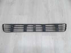 AUDI A4 B5 KRATKA ATRAPA ZDERZAKA PRZOD SRODKOWA 8D0807683