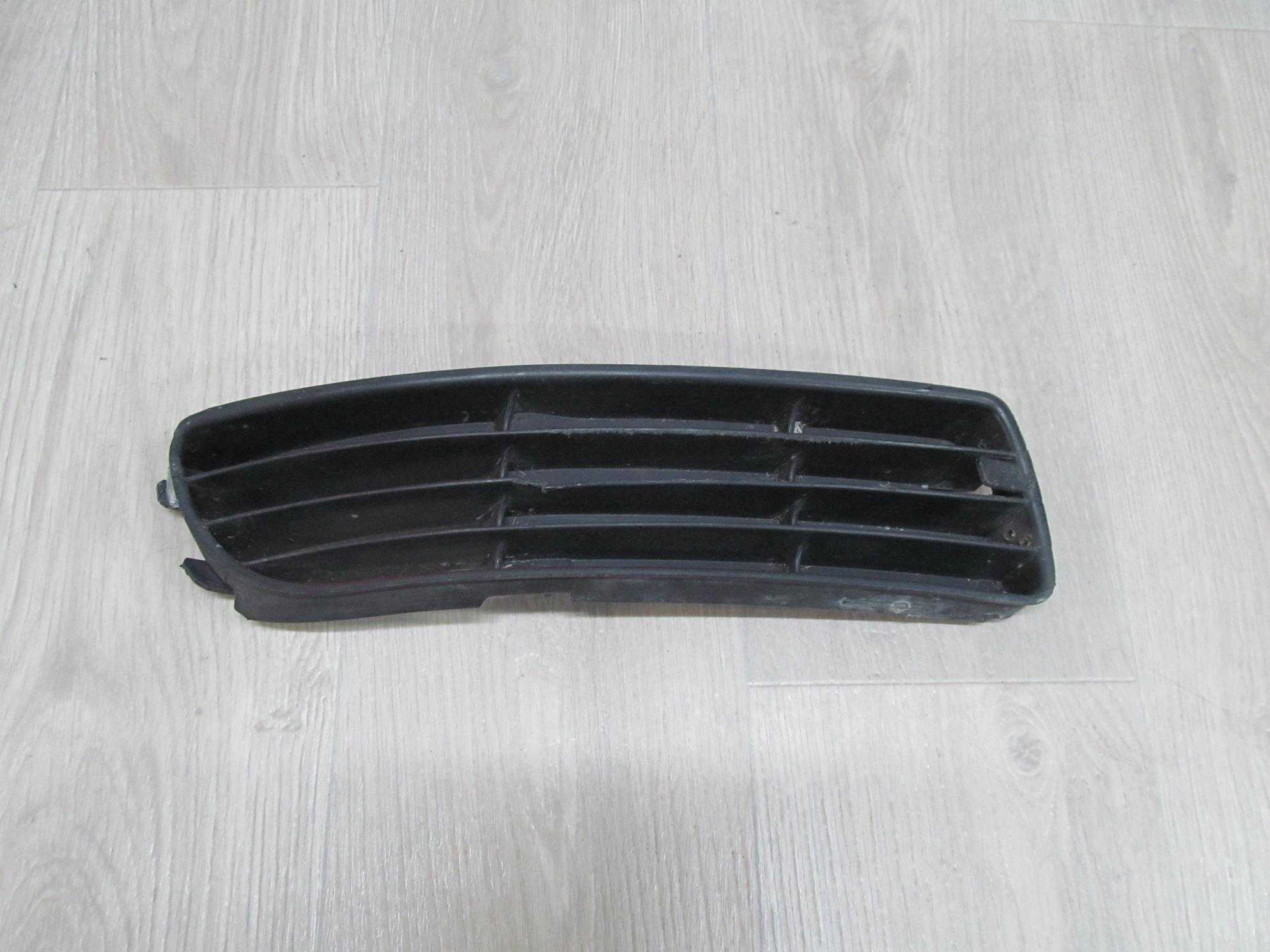 AUDI A4 B5 94-99 KRATKA ATRAPA ZDERZAKA PRAWA 8D0807346G