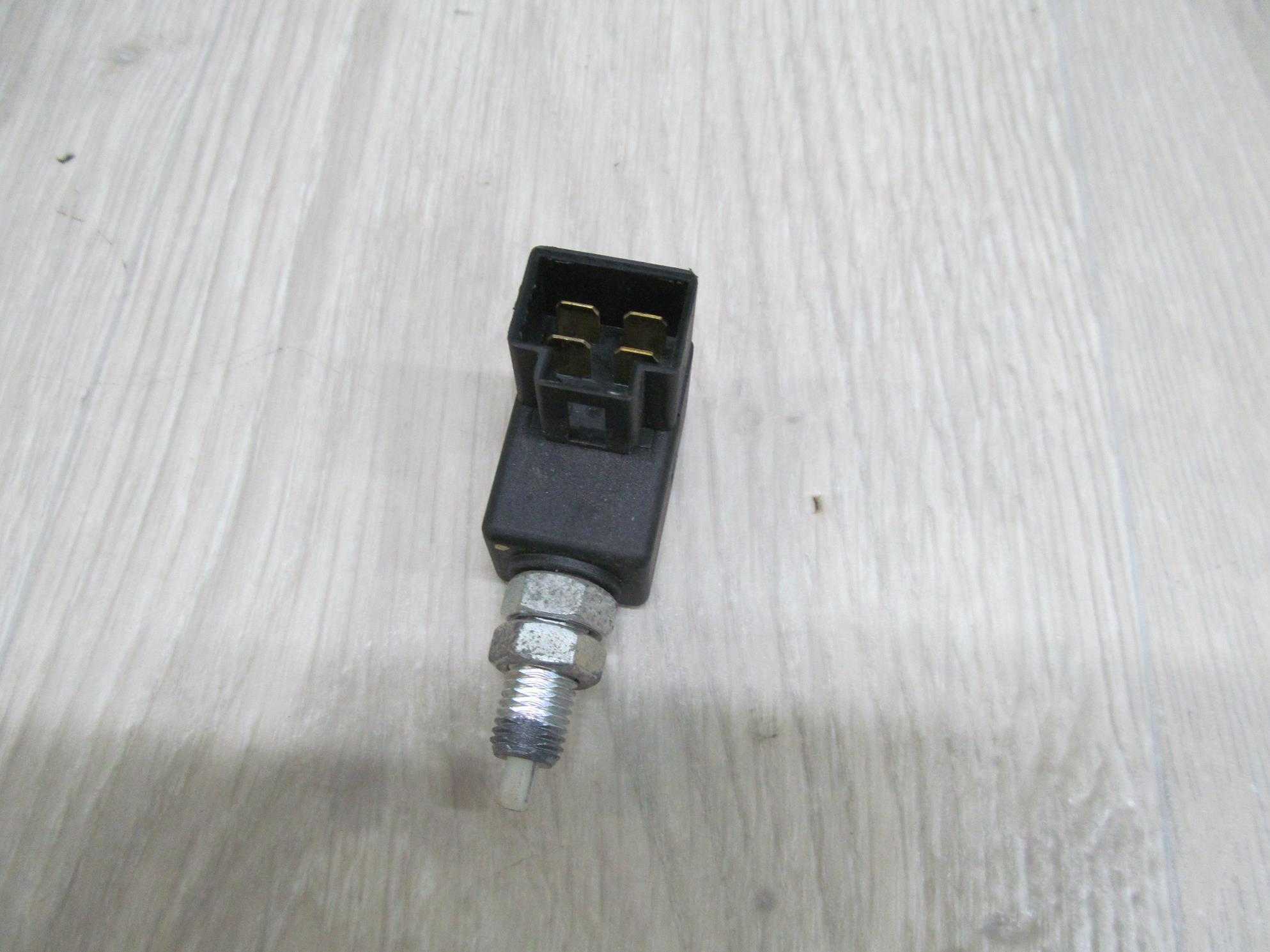 HYUNDAI H1 H300 I800 CZUJNIK SWIATEL STOP 93810-3K000 07-14