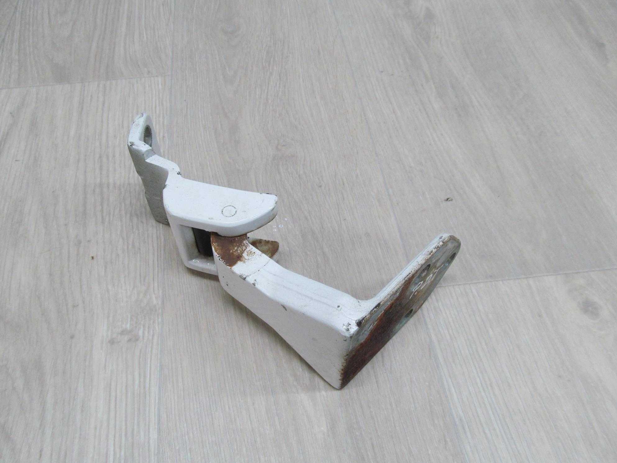 HYUNDAI H1 H300 I800 ZAWIAS DRZWI TYL PRAWY DOLNY 07-14