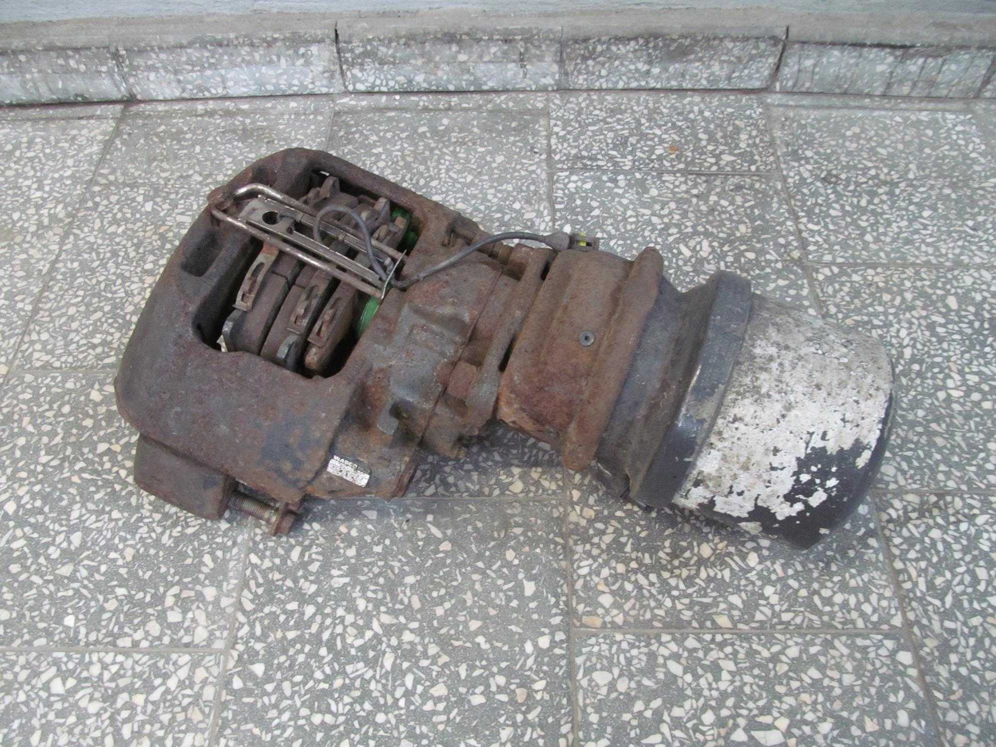 DAF LF 45 55 6 SZPILEK E5 ZACISK HAMULCOWY TYL LEWY 17.5 40175070