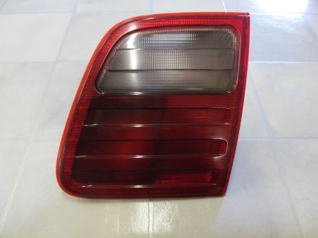 MERCEDES E W210 KOMBI LAMPA TYL PRAWA 96-99