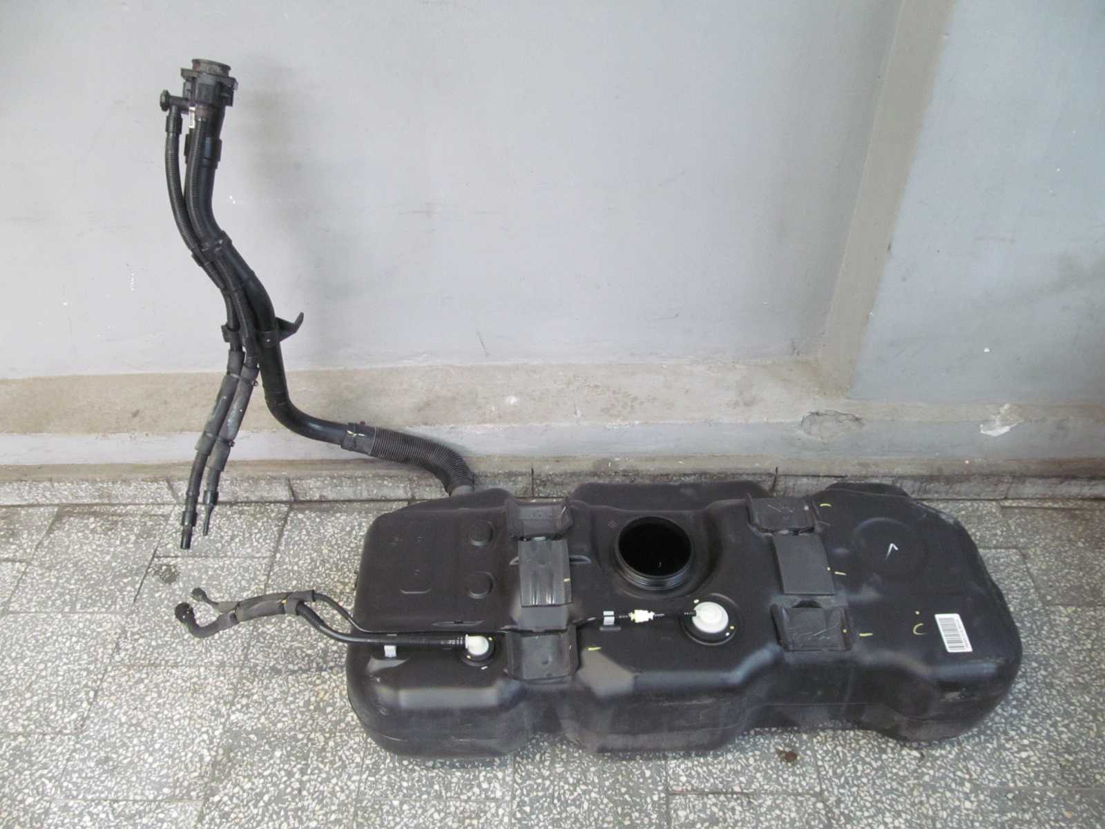 HYUNDAI H1 H300 I800 ZBIORNIK BAK PALIWA 31150-4H000 31150-4H500 07-14